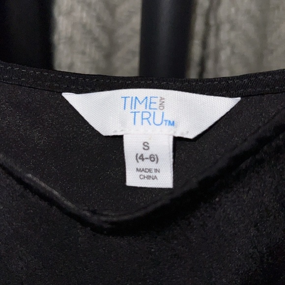 Elegant Black Women's Business Casual Basic Tank Top - Picture 5 of 5